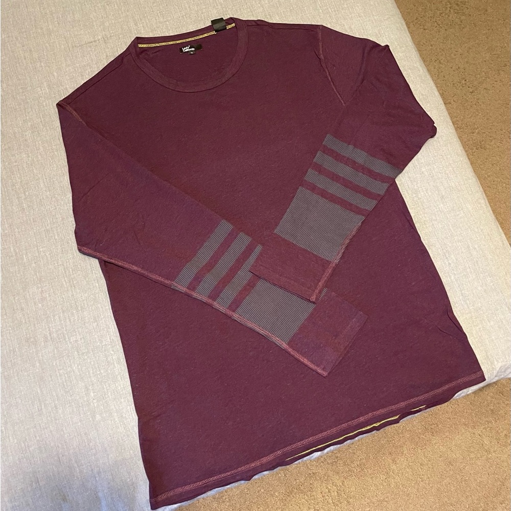 Levi’s Long Sleeve T-Shirt (never worn)